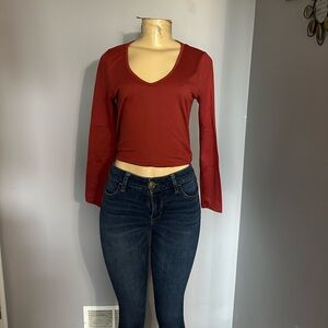 S - v-neck long sleeve crop top